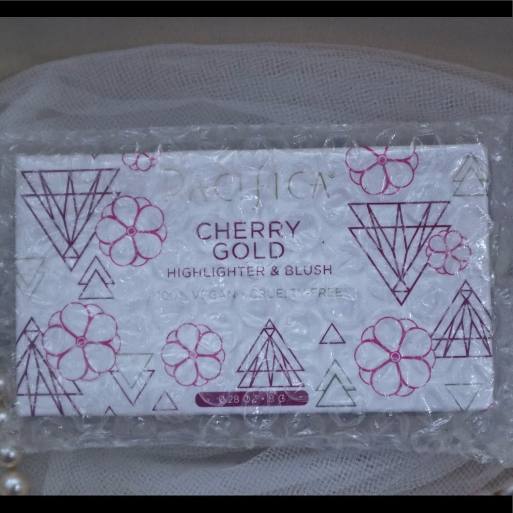 PACIFICA - cherry gold highlighter and blush